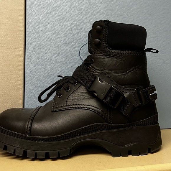 Prada combat boots - Picture 2 of 6
